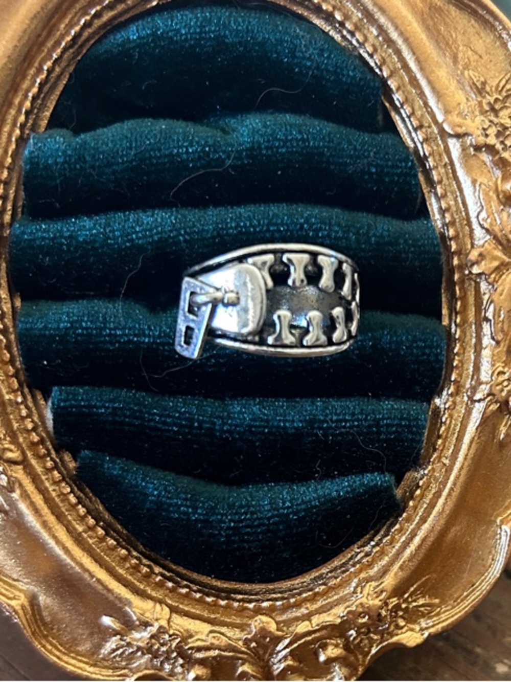 UNIQUE! Silver Zipper Ring with moving zipper
